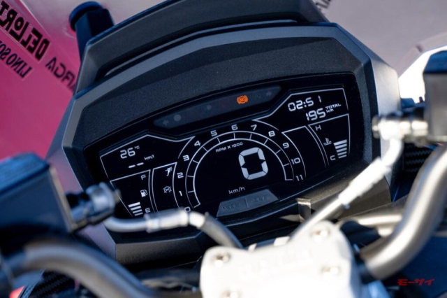 Aprilia SR GT 200 Replic 2026 dat chan den xu Hoa Anh Dao voi gia ban quy doi khoang 94 trieu Dong - 7