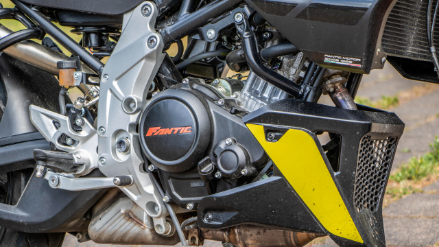 Fantic Stealth 125 mau Nakedbike co nho voi kieu dang la nhieu trang bi rat Au nhung gia cao - 5