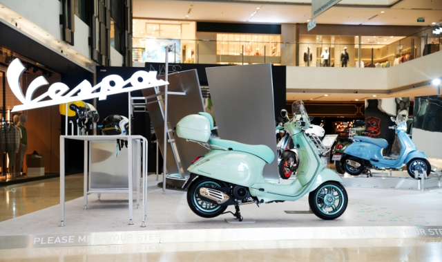 Ghe GALLERIA DARTE noi nghe thuat phong cach song va Vespa hoa quyen - 11