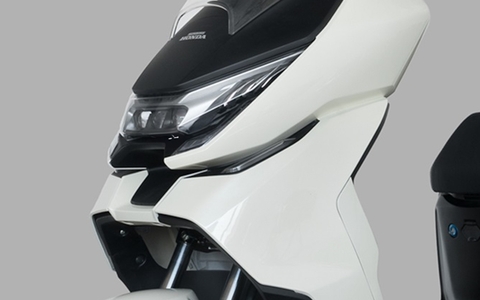 Honda Sundiro DM8B mau xe duoc vi la PCX chay dien dang tren duong ve Viet Nam - 3