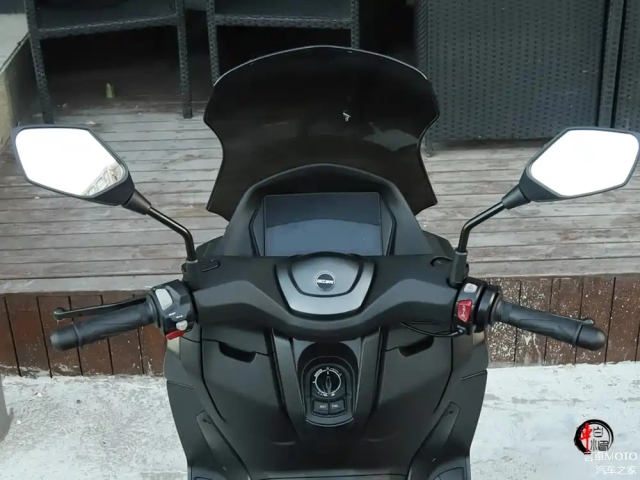Kham pha Xun 150 Doi thu nang ky cua Honda PCX 160 co gia ban cuc re chi tu 38 trieu Dong - 5