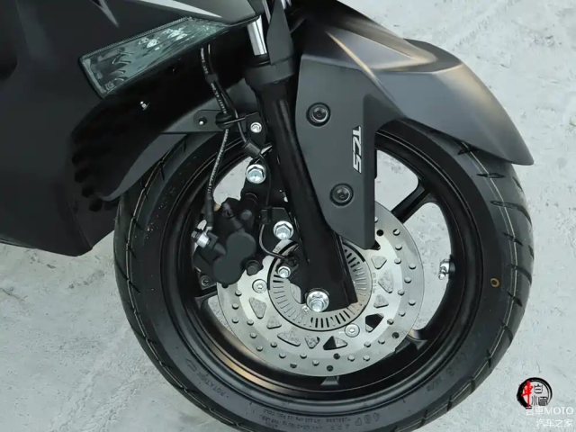 Kham pha Xun 150 Doi thu nang ky cua Honda PCX 160 co gia ban cuc re chi tu 38 trieu Dong - 7