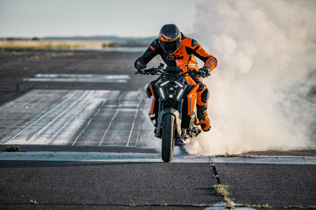 KTM 1390 Super Duke RR 2026 Quai Thu sap tro lai voi ban nang cap cuc ky gioi han - 3