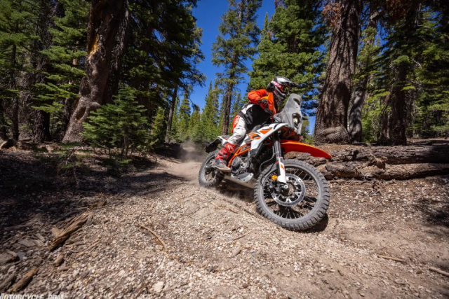 KTM 390 Adventure R 2025 Phan khoi nho nhung suc manh chang nho chut nao - 5