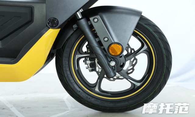Letbe Mecha 150 doi thu moi cua ADV160 Ghi diem nho thiet ke doc la va co gia re hon mot nua - 6