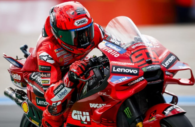 Marc Marquez va bi quyet ky thuat dac biet dieu ma ngay ca Rossi cung khong lam duoc - 3