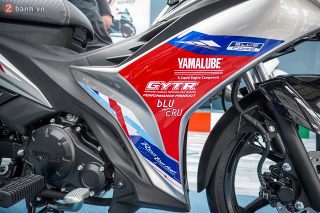 Qua bat ngo Phien ban duong dua Yamaha LC135 Fi Red Racer vua cap ben thi truong Viet Nam - 7