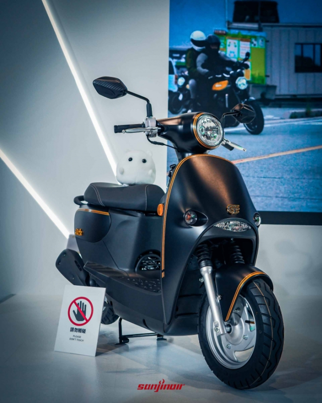 Ra mat Kymco Genie 115 hoan toan moi Doi thu xung tam voi Honda Vision - 3