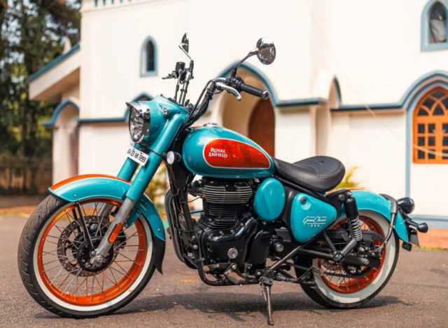 Royal Enfield Goan Classic 350 Su tro lai cua phong cach bohemian nhung nam 70 - 3