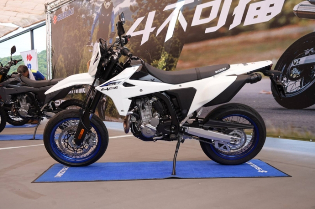 Suzuki DRZ4SM 2025 Huyen thoai Supermoto tai xuat chat nhu ngay nao - 8
