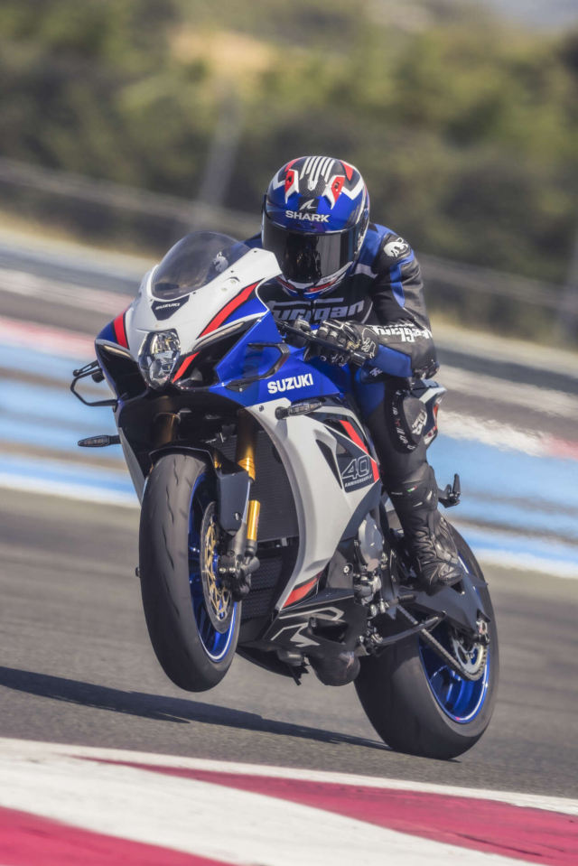 Suzuki GSXR1000R M6 2026 Hoi sinh huyen thoai tinh hoa bon thap ky dinh cao - 18
