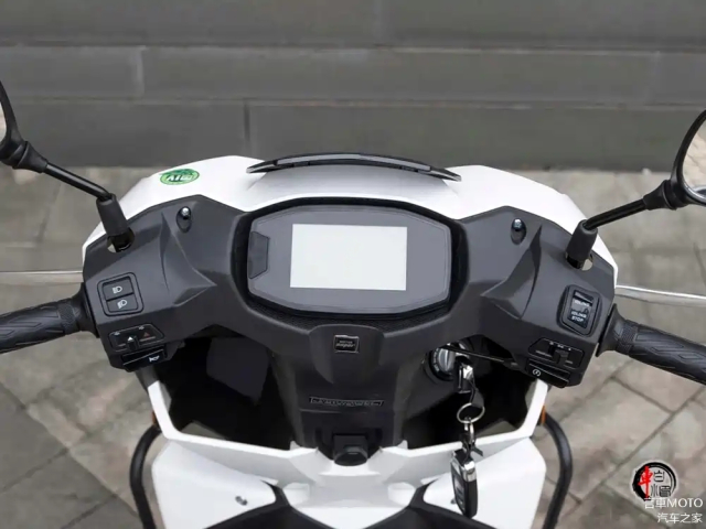 That kho tin den ca mene con lua Suzuki Avenis 125 cung co phien ban sao chep tai nuoc la - 5