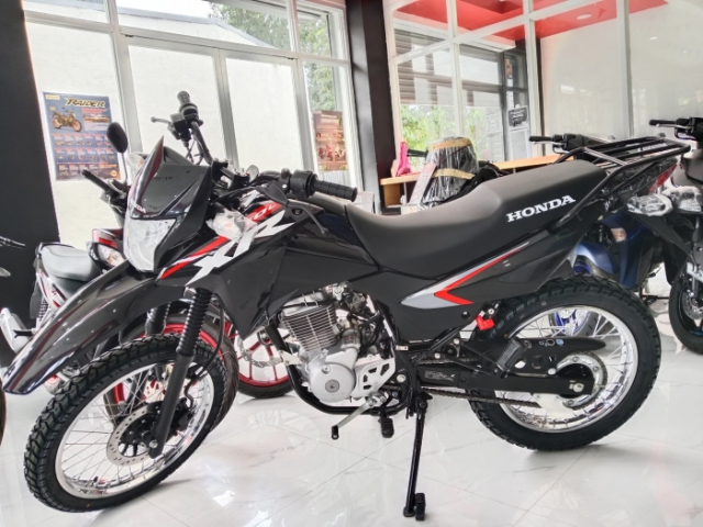 Tin don Honda XR150L 2025 dang tren duong ve Viet Nam de canh tranh voi Yamaha WR155 - 3