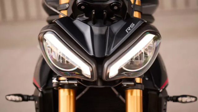 Triumph Speed Triple 1200 RS 2025 Chien ma hoang da da thuan hoa nhung khong he mat di ban chat - 3