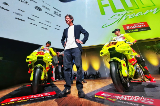 Valentino Rossi va hieu ung tan vo tai British GP 2025 Khi con so khong biet noi doi - 3