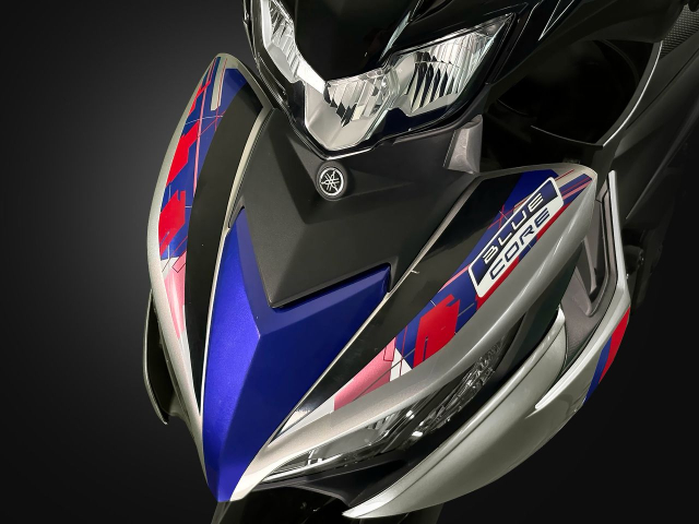 Yamaha mo ban 2 bo dan ao moi cho LC135 Fi 2025 theo phong cach duong dua voi gia chi 26 trieu Dong - 8