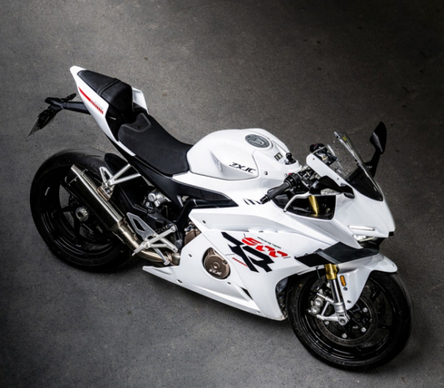 ZXMoto 500 RR Lan gio moi trong phan khuc Sportbike 4 xylanh tam trung - 3