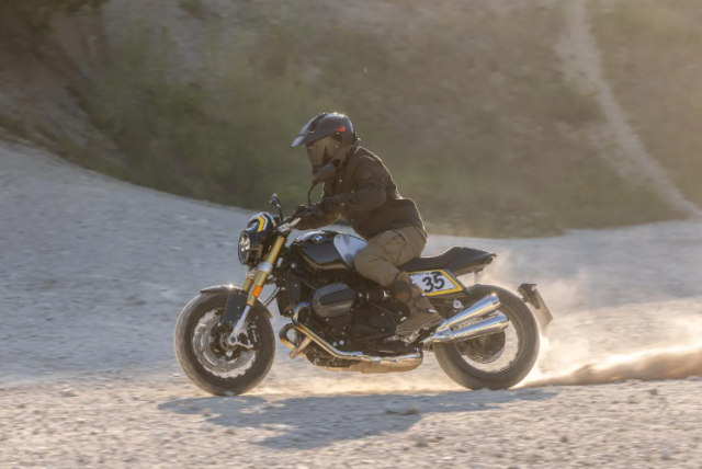 BMW R12 nineT Goi Tracker Khi tinh than flat track buoc xuong pho - 7