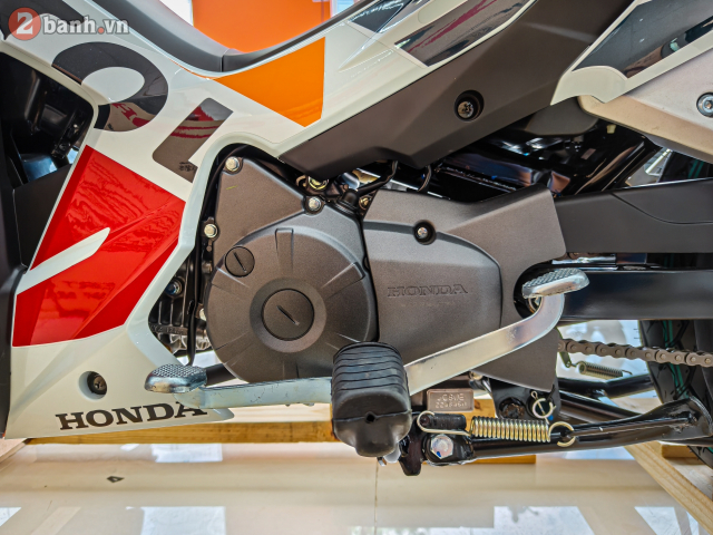 Can canh Honda Dash 125 Repsol cuc hiem vua do bo thi truong Viet Nam - 13