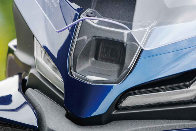 Den pha LED Matrix tren Yamaha Tracer 9GT Khi anh sang biet suy nghi - 5