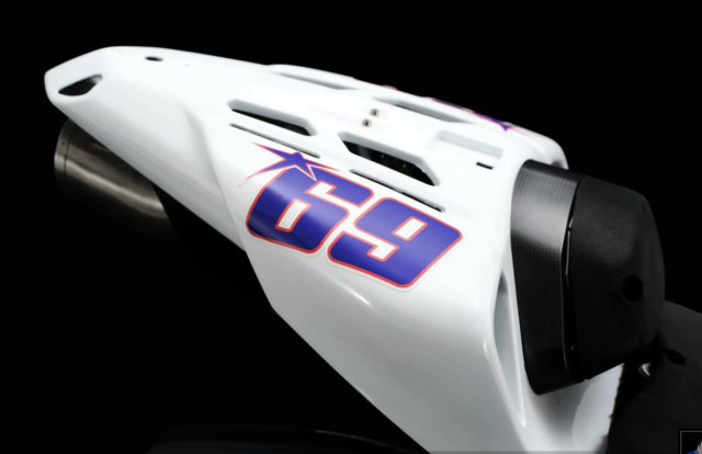 Ducati Desmosedici GP08 Bau vat gan lien voi huyen thoai Nicky Hayden sap len san dau gia - 7