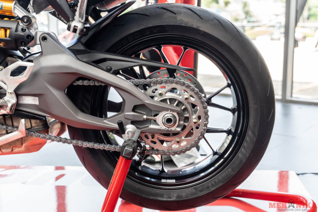 Ducati Panigale V2 2025 ra mat tai Malaysia Nhe hon gan gui hon va day bat ngo - 8