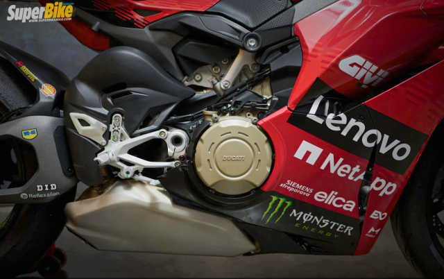 Ducati Panigale V4S phien ban Marc Marquez Pecco Bagnaia Giac mo trong tam tay anh em me MotoGP - 7