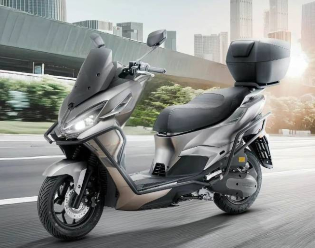 FLY 150 doi thu moi cua Honda PCX 160 vua ra mat voi gia ban chi gan 37 trieu Dong - 3