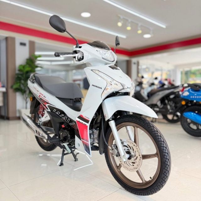 Hinh anh thuc te cua Wave 125 R Special Edition tai dai ly nuoc ban Dang tren duong ve Viet Nam - 3