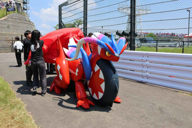 Honda Corridon Xe dien Pokemon tu dong lan banh tren duong dua Suzuka 8 Hours - 5