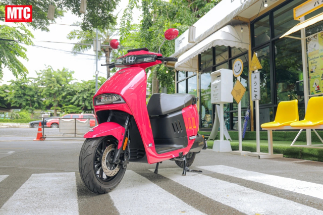 Kham pha xe dien Sleek EV Play 10 Pro Toc do 90 kmh quang duong 150 km va sac nhanh trong 1 gio - 3