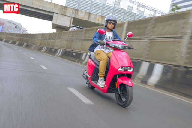 Kham pha xe dien Sleek EV Play 10 Pro Toc do 90 kmh quang duong 150 km va sac nhanh trong 1 gio - 6