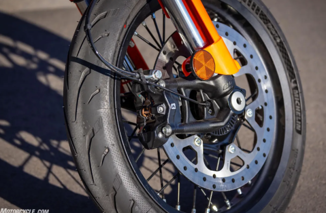 KTM 390 SMC R 2025 Khi niem vui lai xe khong can den tui tien day - 5