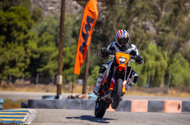 KTM 390 SMC R 2025 Khi niem vui lai xe khong can den tui tien day - 7