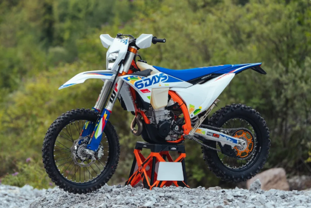 KTM ra mat 5 mau xe EXC 6DAYS 2026 cuc cuon - 3