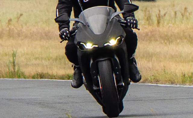 Lo dien Teaser ve chiec Norton V4 moi Ke huy diet tiep theo chuan bi lo dien - 3