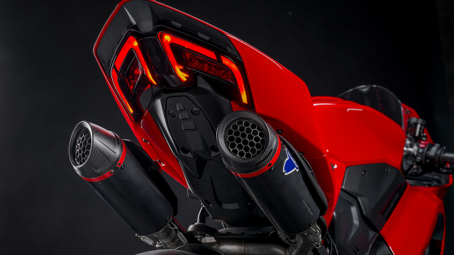 Phu kien Ducati Performance cho Panigale V2 V4 Khi do choi bien xe thanh vu khi duong dua - 10