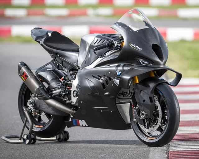 RCSBKM ban sao chuan WorldSBK cua M1000 RR ma Toprak dang cam lai - 3