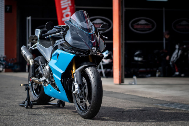 Shiro Nakajima va ban do Aprilia RS 660 khi sportbike cung co the uong ca phe - 5