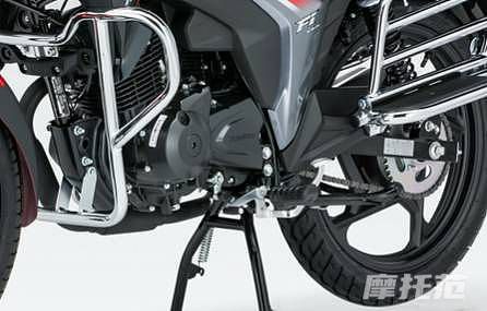 Tim hieu mau xe con tay 150cc chay duoc quang duong gan 800 km chi voi mot binh xang - 5