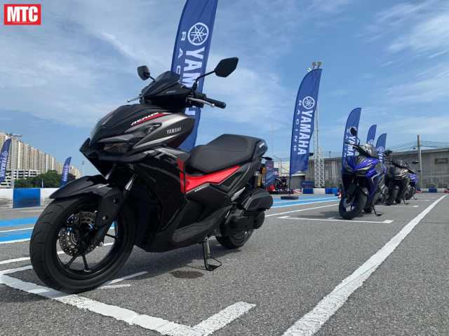 Yamaha Aerox 2026 ra mat o Thai co gia ban cao hon nhung it cong nghe hon so voi NVX 155 o nuoc ta - 3