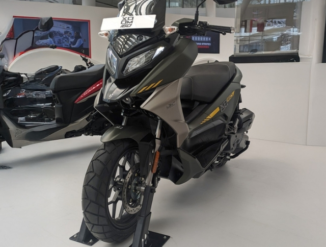 An dinh thoi diem ra mat doi thu hoan toan moi cua Honda ADV160 - 5