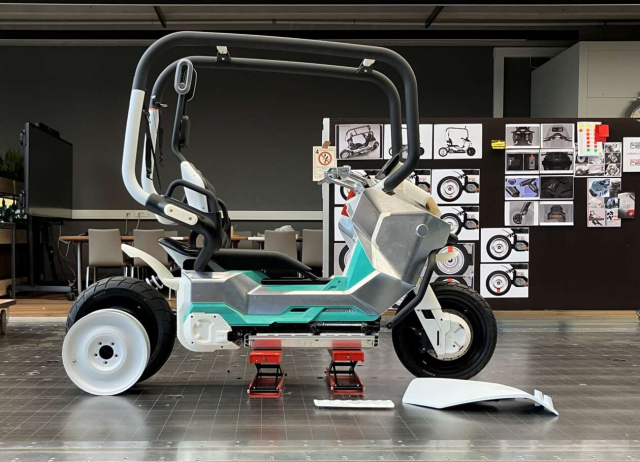 BMW Motorrad Vision CE trinh lang tuong lai xe tay ga dien hay chiec ken an toan giua pho thi - 7