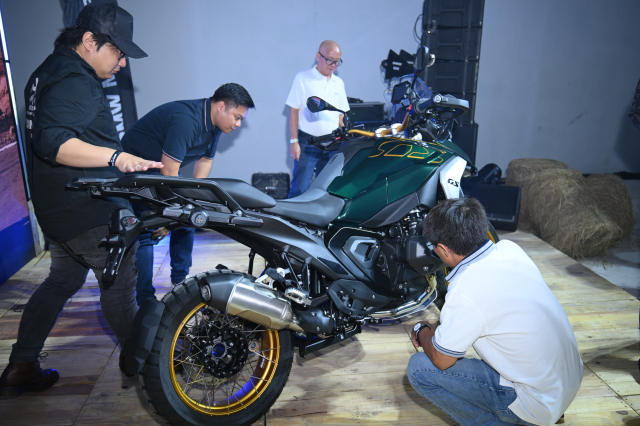 BMW R 1300 GS va BMW R 1300 GSA Mo ra ky nguyen GS moi tai Viet Nam - 8