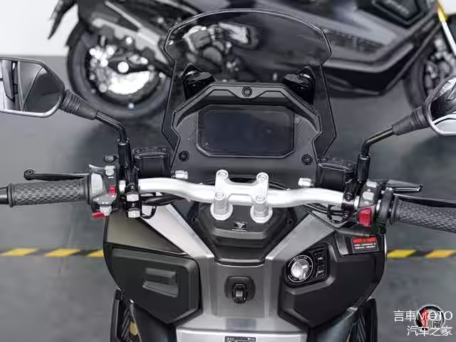 Can canh doi thu moi cua Honda ADV 160 tu CFMoto Cai gi cung co ke ca gia re - 5