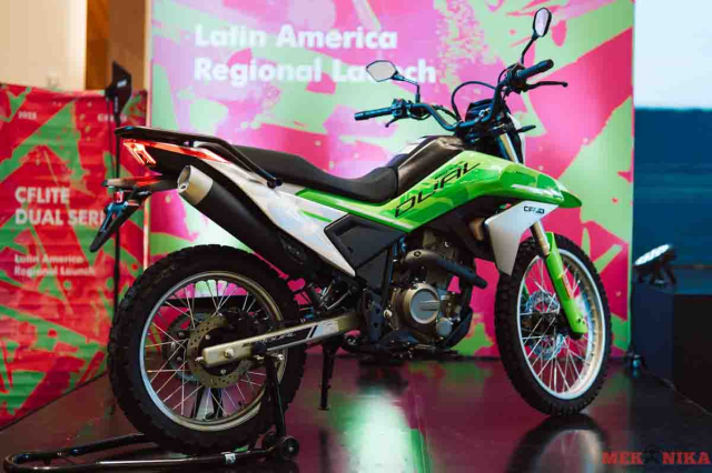 CFMOTO CFLite 250Dual Chiec xe da dung co gia chua bang SH Mode dang de cho doi - 3