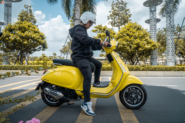 Danh gia Vespa Sprint 2025 Su lot xac toan dien tu hieu suat den trai nghiem lai - 12