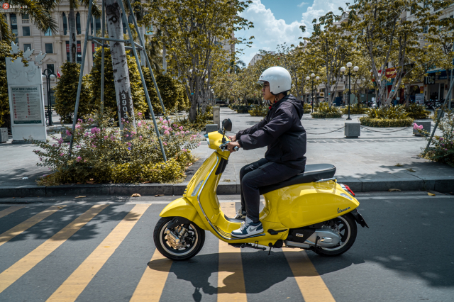 Danh gia Vespa Sprint 2025 Su lot xac toan dien tu hieu suat den trai nghiem lai - 17