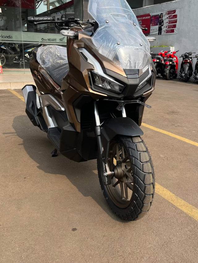 Hinh anh thuc te cua Honda ADV160 2026 hoan toan moi vua ve den dai ly Dep hon mong doi - 3