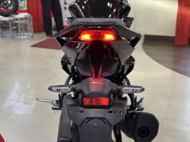Hinh anh thuc te cua Honda CB125 Hornet hoan toan moi Hoan hao voi man hinh mau TFT - 3